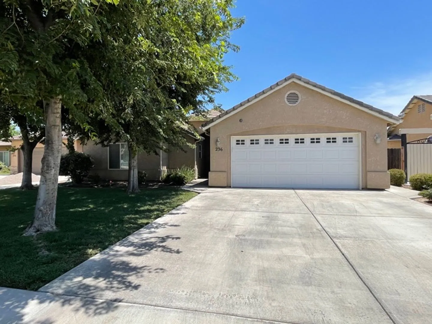 Home in Summit Estates! — Photo 1