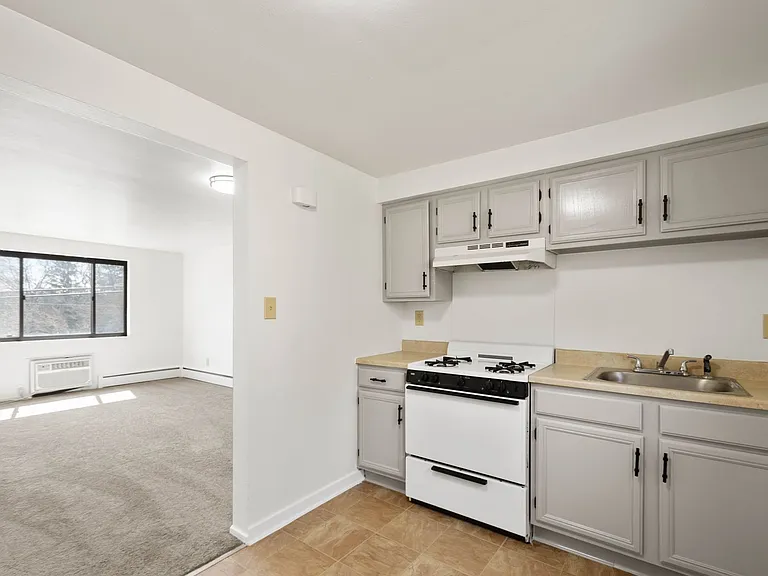 Lindberg Apartments — Photo 33
