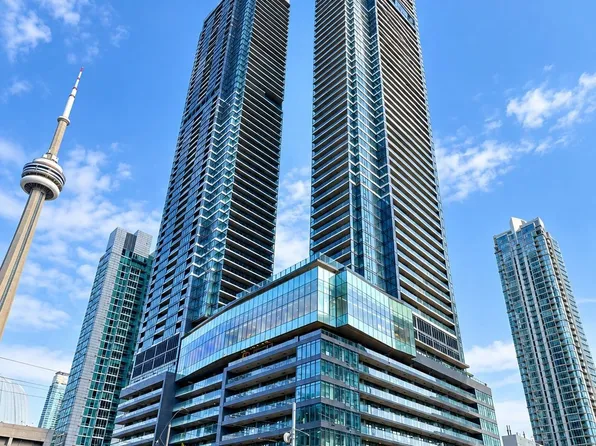 1 Concord Cityplace Way, Toronto, ON