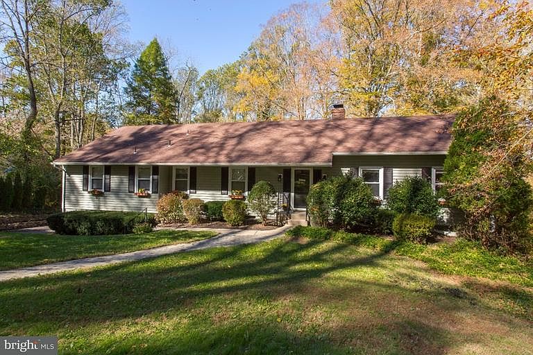 1st image of 607 Entwisle Ct