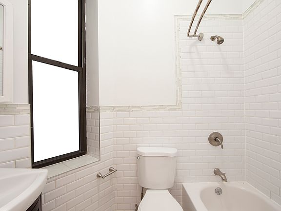 5th image of 947 Columbus Ave APT 1A