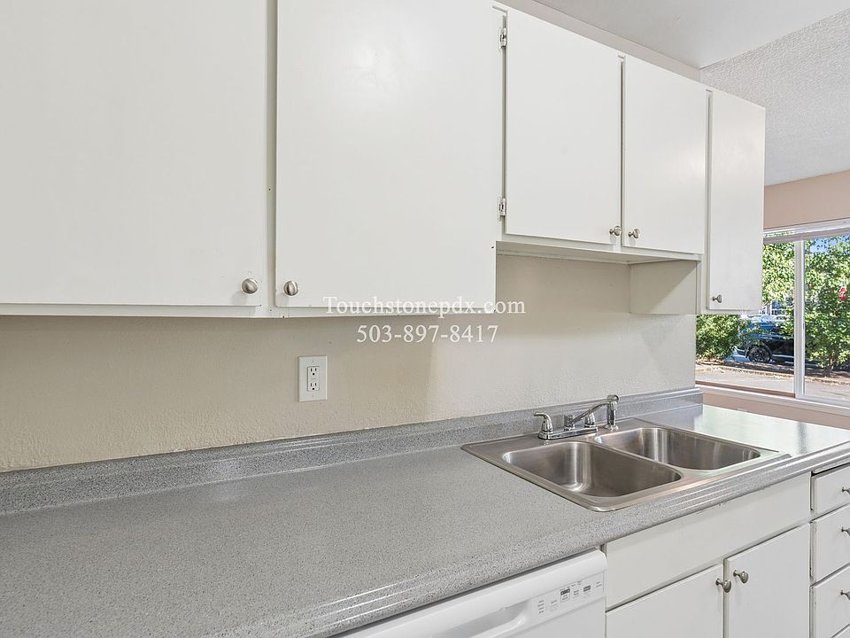 1st image of 702 NE 99th Ave APT 2