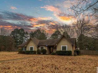 6101 Pebble Brook Dr, Texarkana, TX 75503
