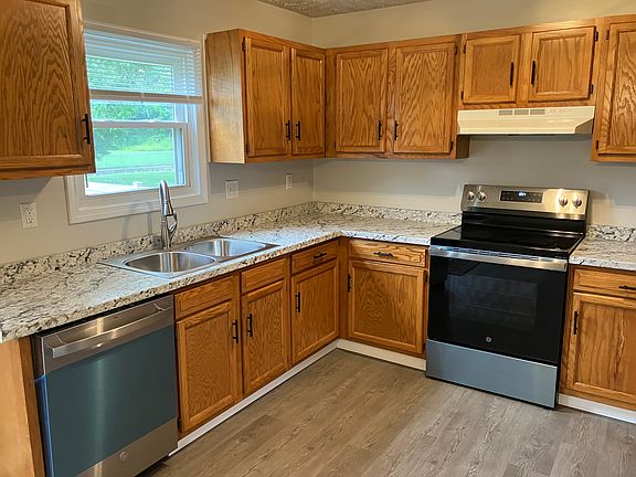 4th image of 630 Mount Pleasant St
