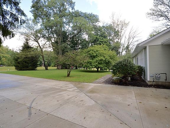 2nd image of 4390 Clay St