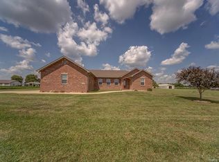 13463 Lee Rd, Trenton, IL 62293