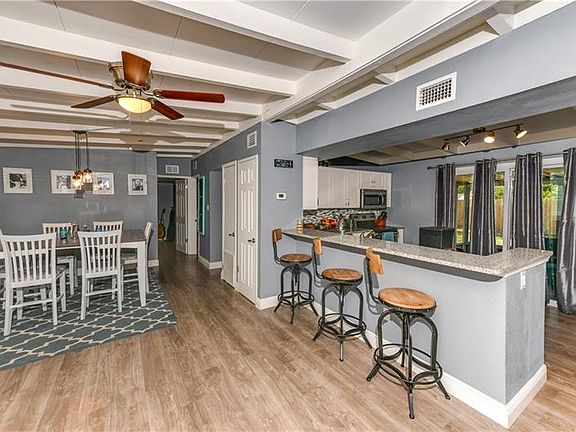 3rd image of 4115 W Fairview Hts