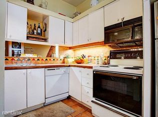 260 Belgrade Ave APT 2, Roslindale, MA 02131