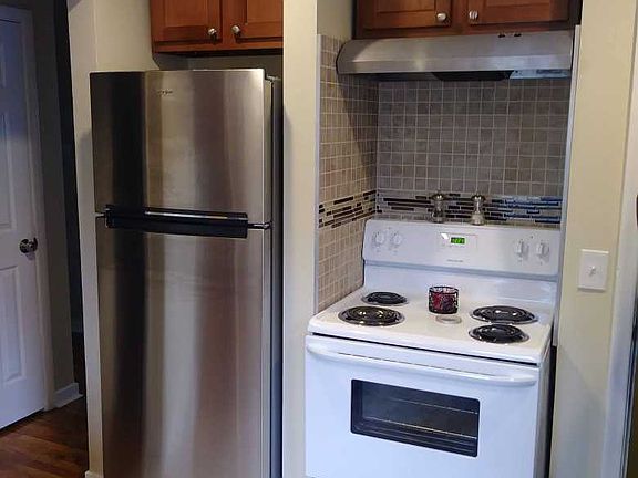2nd image of 817 Cawood St