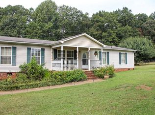110 Wade Hampton Ln, Seneca, SC 29678