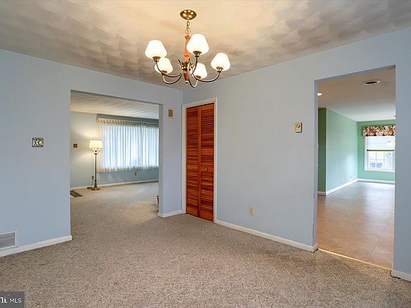 5th image of 707 Alison Ave