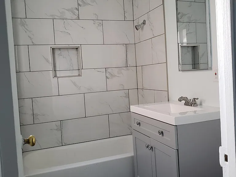 7627 Comstock Ave — Photo 3