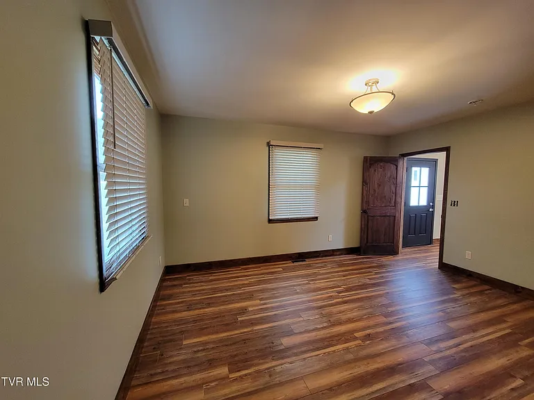 109 Carey Ln — Photo 13