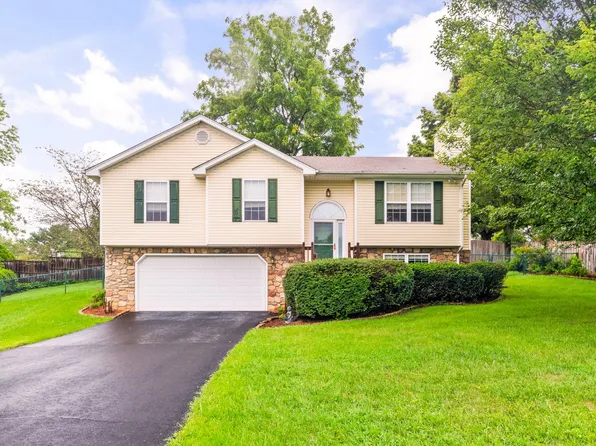 70 Johns Ct NW, Christiansburg, VA 24073