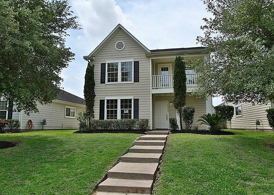 1st image of 20746 Settlers Lake Cir N