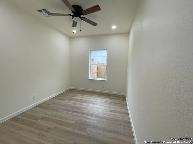 610 Pecan Valley — Photo 12
