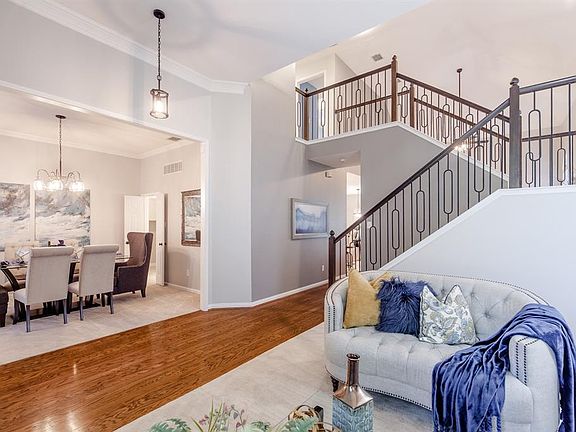 4th image of 2632 Peachleaf Ln