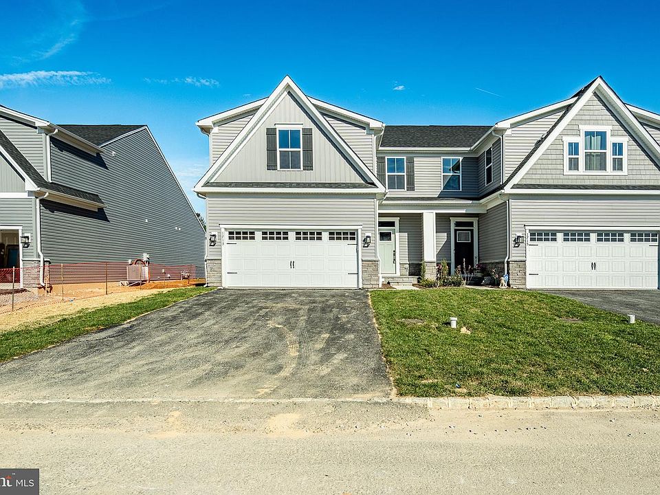 1st image of 1713 Hydrangea Way