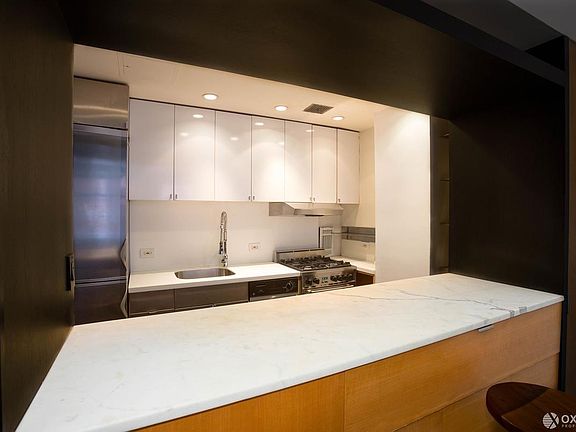 3rd image of 405 W 23rd St APT 4H