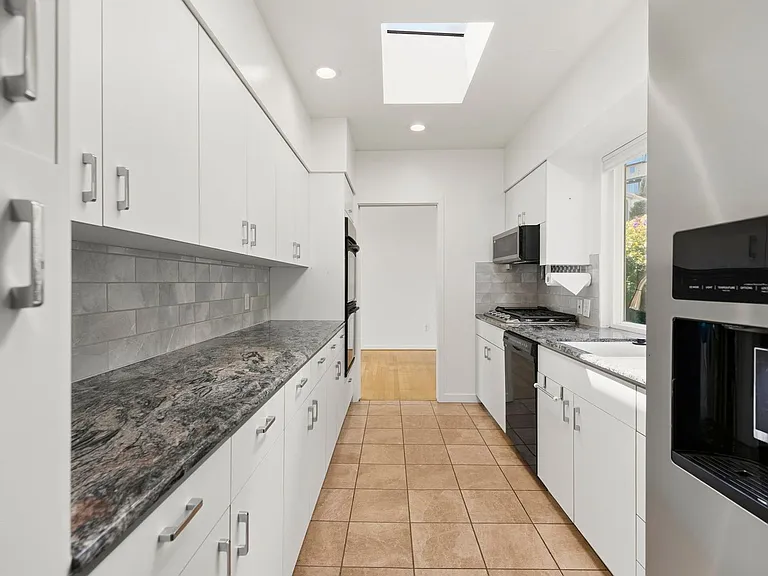45 Graystone Ter — Photo 14