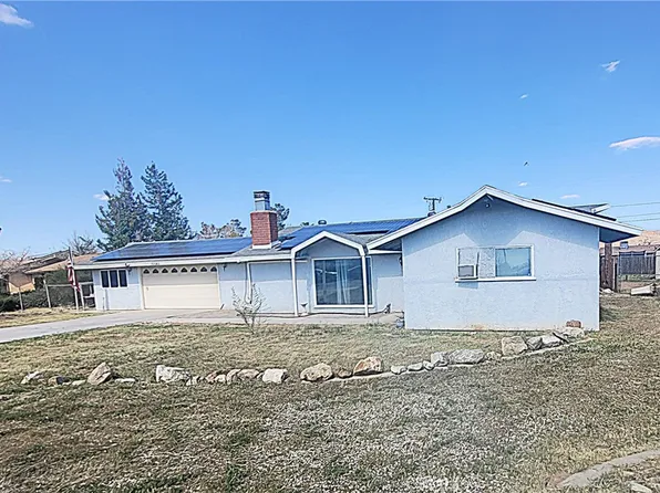 12545 Tonikan Rd, Apple Valley, CA 92308