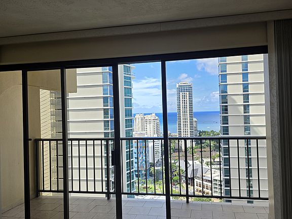 3rd image of 2140 Kuhio Ave APT 2407