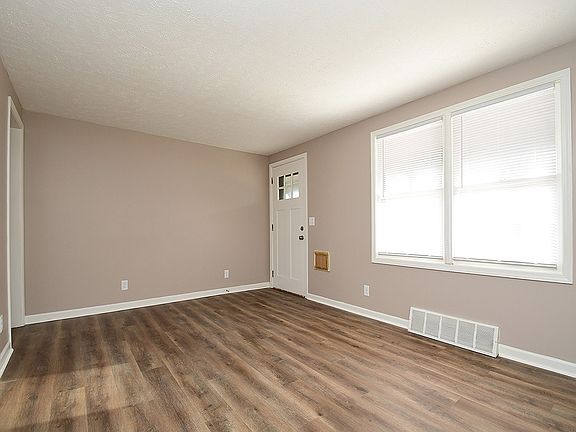 4th image of 3076 S 41st St #1