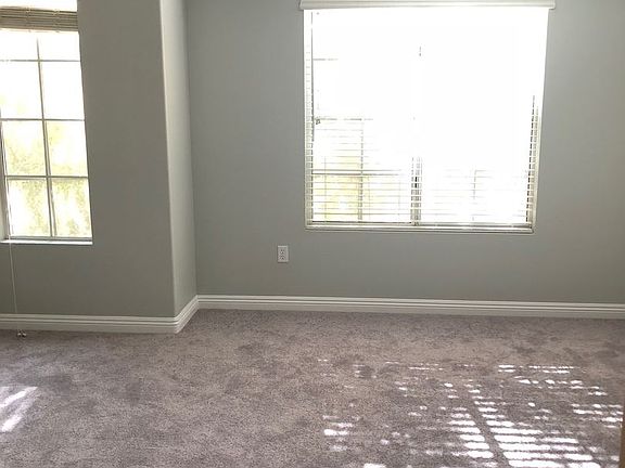 4th image of 51 Belle Maison Ave
