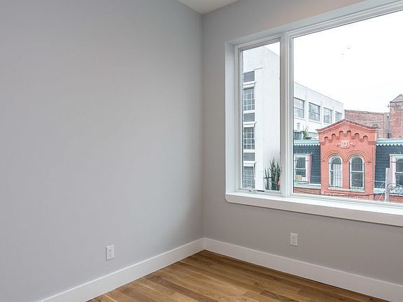 4th image of 30 Belvidere St