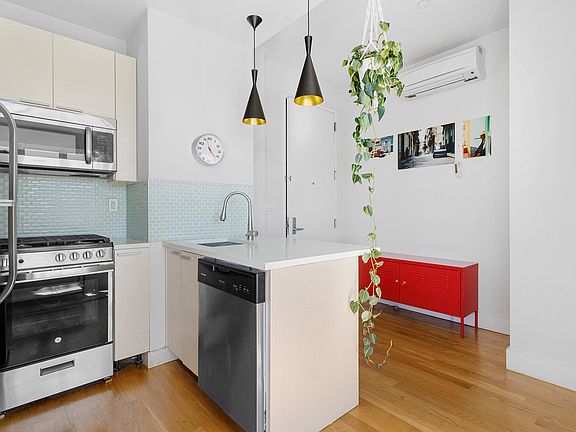 4th image of 1433 Dekalb Ave APT 4C
