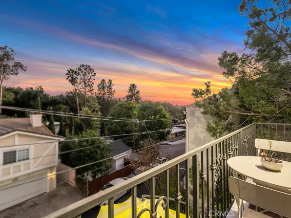 20915 Abalar St, Woodland Hills, CA 91364