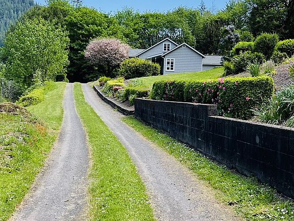 2nd image of 33238 State Highway 38