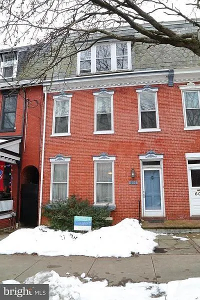 606 W Chestnut St photo 1
