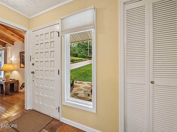 4th image of 180 Timberlake Dr