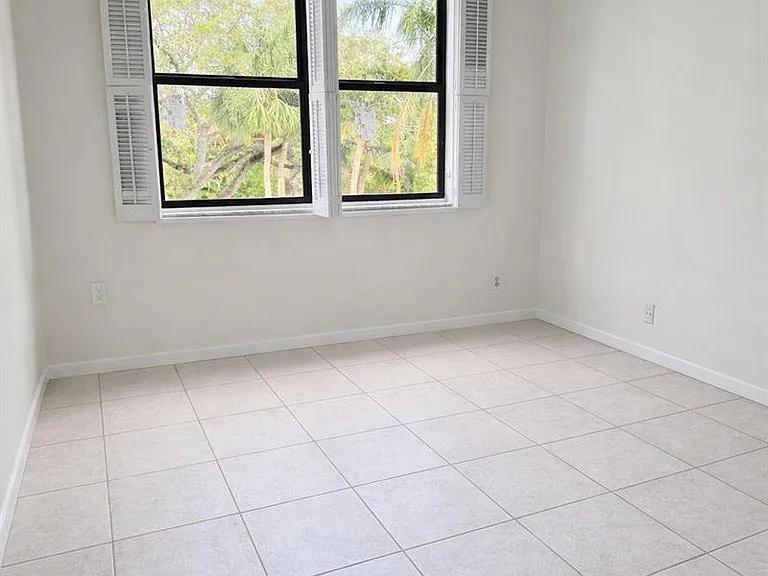 3800 N Hills Dr #315 — Photo 6