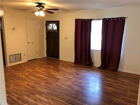 3rd image of 1532 N Normandy Blvd