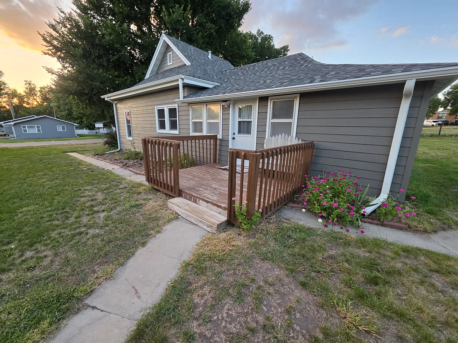 2 bed, 981 sqft, $850 — Photo 1
