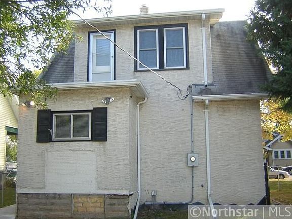 3rd image of 755 Magnolia Ave E