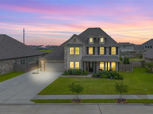 14926 Lake Shore Ave, Mont Belvieu, TX 77523