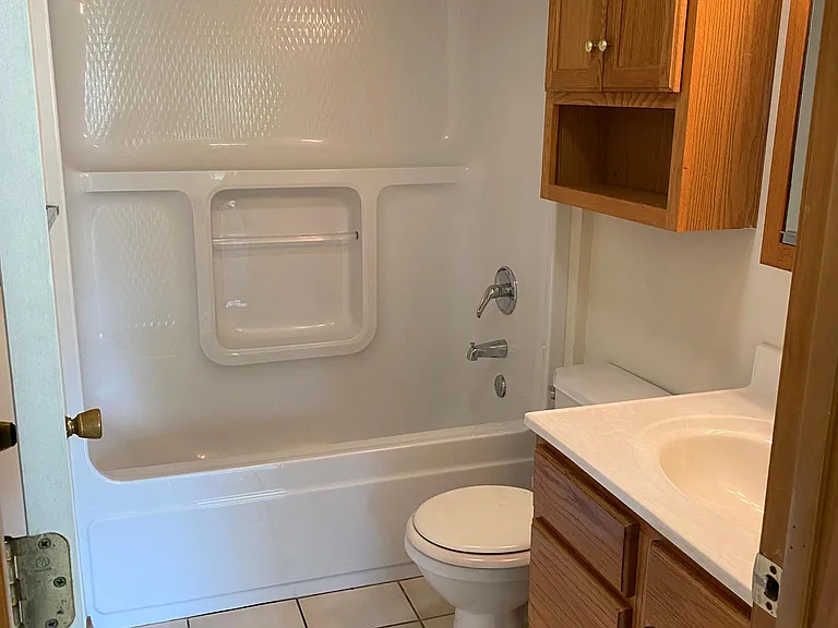 1205 E Grand Ave #I — Photo 11