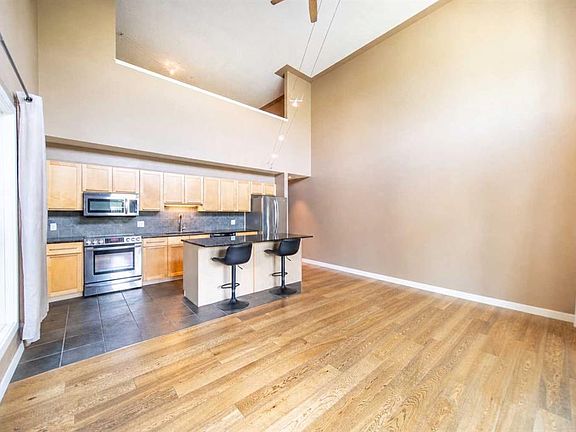 4th image of 1505 N 27th Ave SW #102