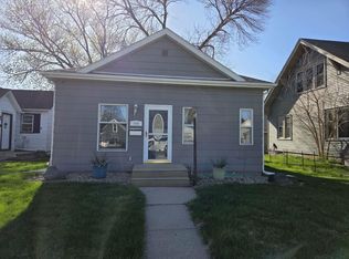 809 S Cecelia St, Sioux City, IA 51106