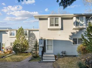 4810 40th Ave SW #15, Calgary, AB T3E1E5