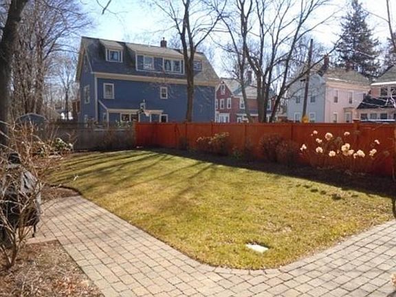 4th image of 1 Bromfield Ct Unit D