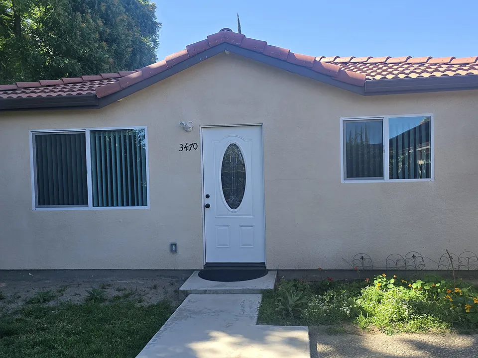 3460 Santos Ct