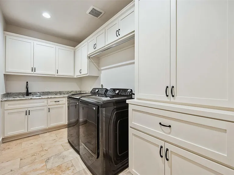 215 Malone St — Photo 40