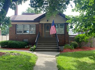 240 N Main St, Crystal Lake, IL