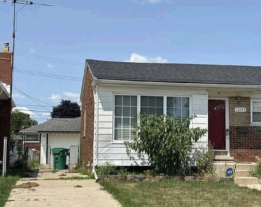 3rd image of 23745 Almond Ave