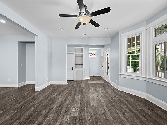 4th image of 2428 18th Ave