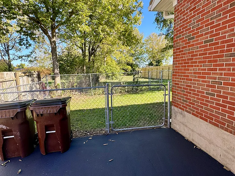 209 Danville St — Photo 4